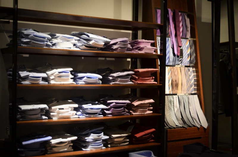 vitrine-PONTEVES-min_shirts_exhibition_shop_shopping_shelf_buy_business_clothing-940715